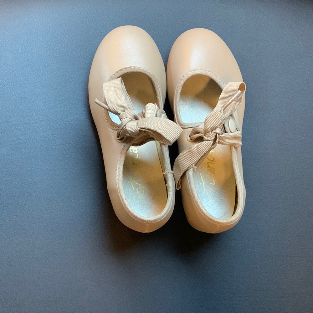 Tan tap shoes. EUC. Only worn approximately 4 weeks.